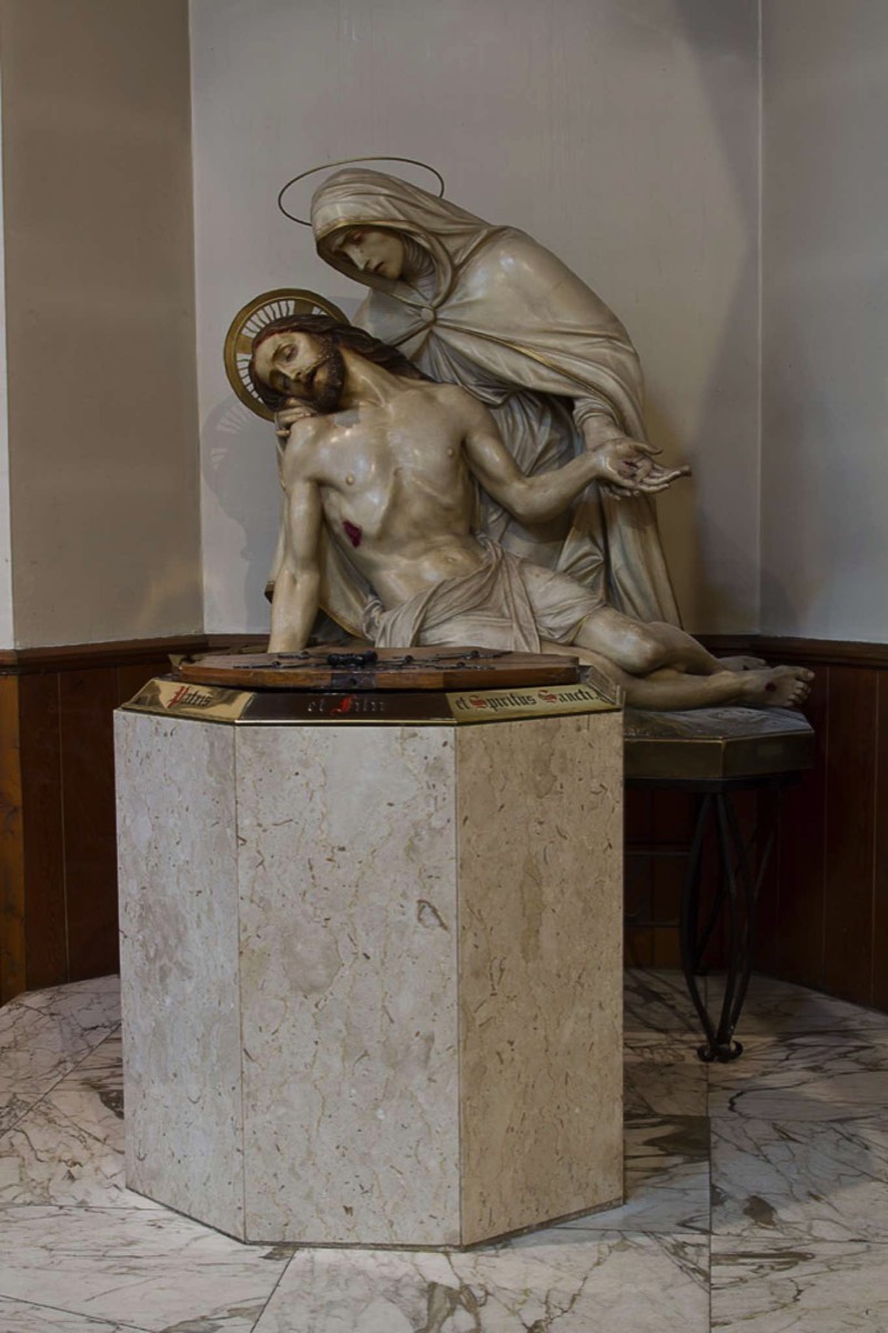 Font  and Pietà